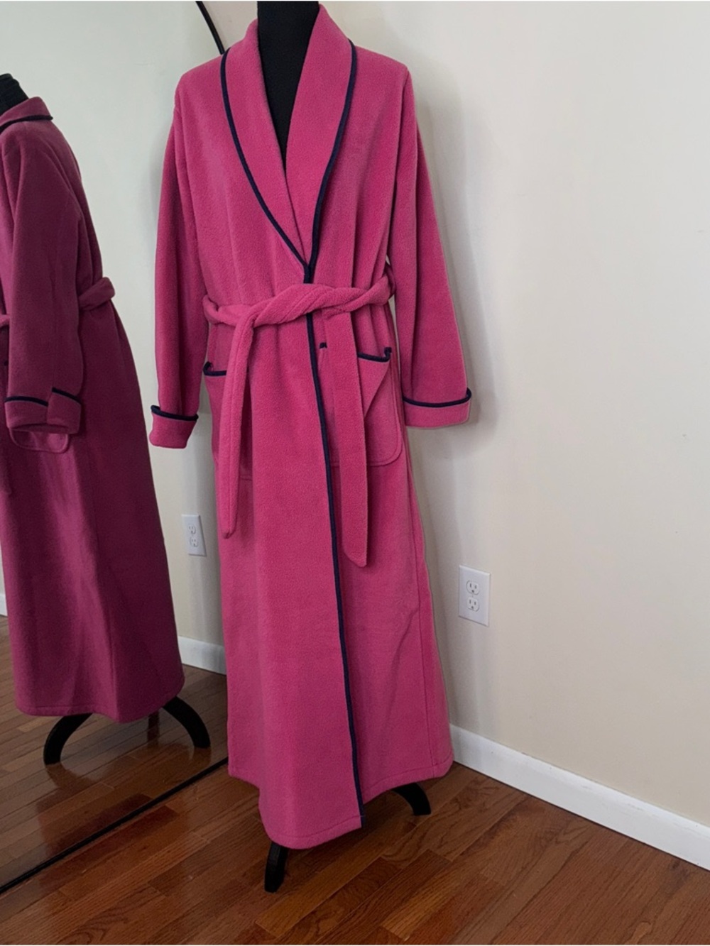 L.L. Bean Women’s Long Fleece Belted Robe Pink   Size M